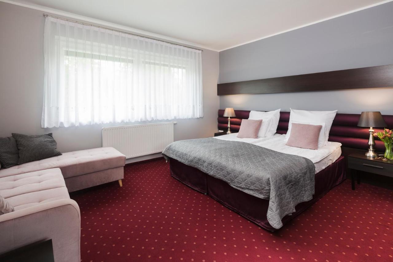Hotel Noce I Dnie à Postołowo Extérieur photo