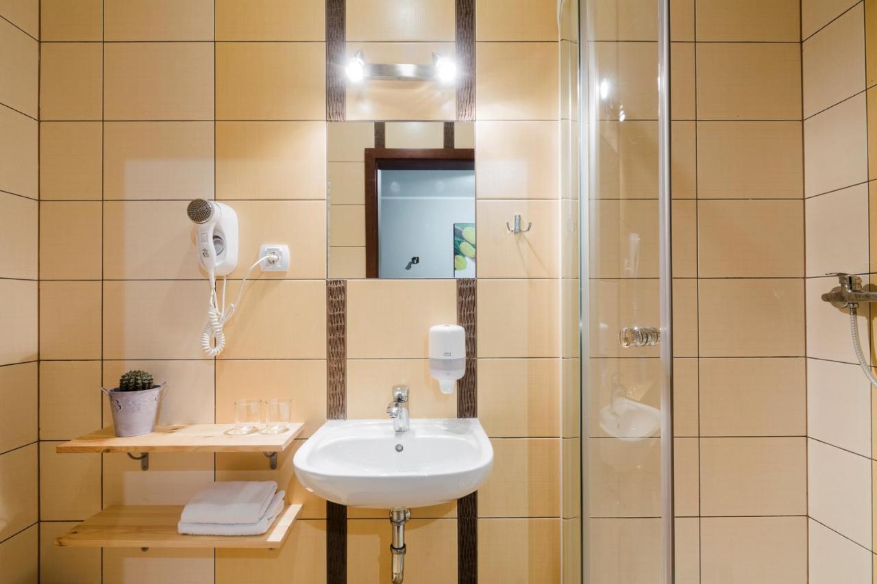 Hotel Noce I Dnie à Postołowo Extérieur photo