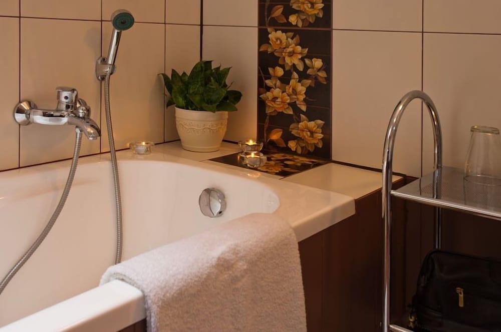Hotel Noce I Dnie à Postołowo Extérieur photo